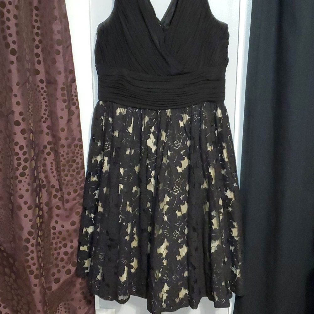 JS Boutique black lace dress